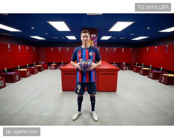 莱万多夫斯基愿降薪留守巴萨，续写传奇新篇章