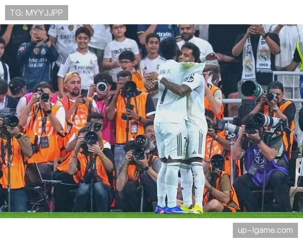 西甲巅峰对决再燃战火：巴萨皇马争锋榜首