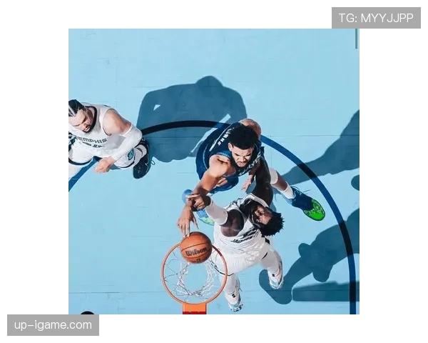 班恩挡拆配合莫兰特拉开空间比上季更倚重无球三分